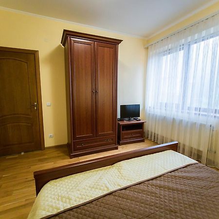 Пори Року Guest House Sîneak Exterior foto