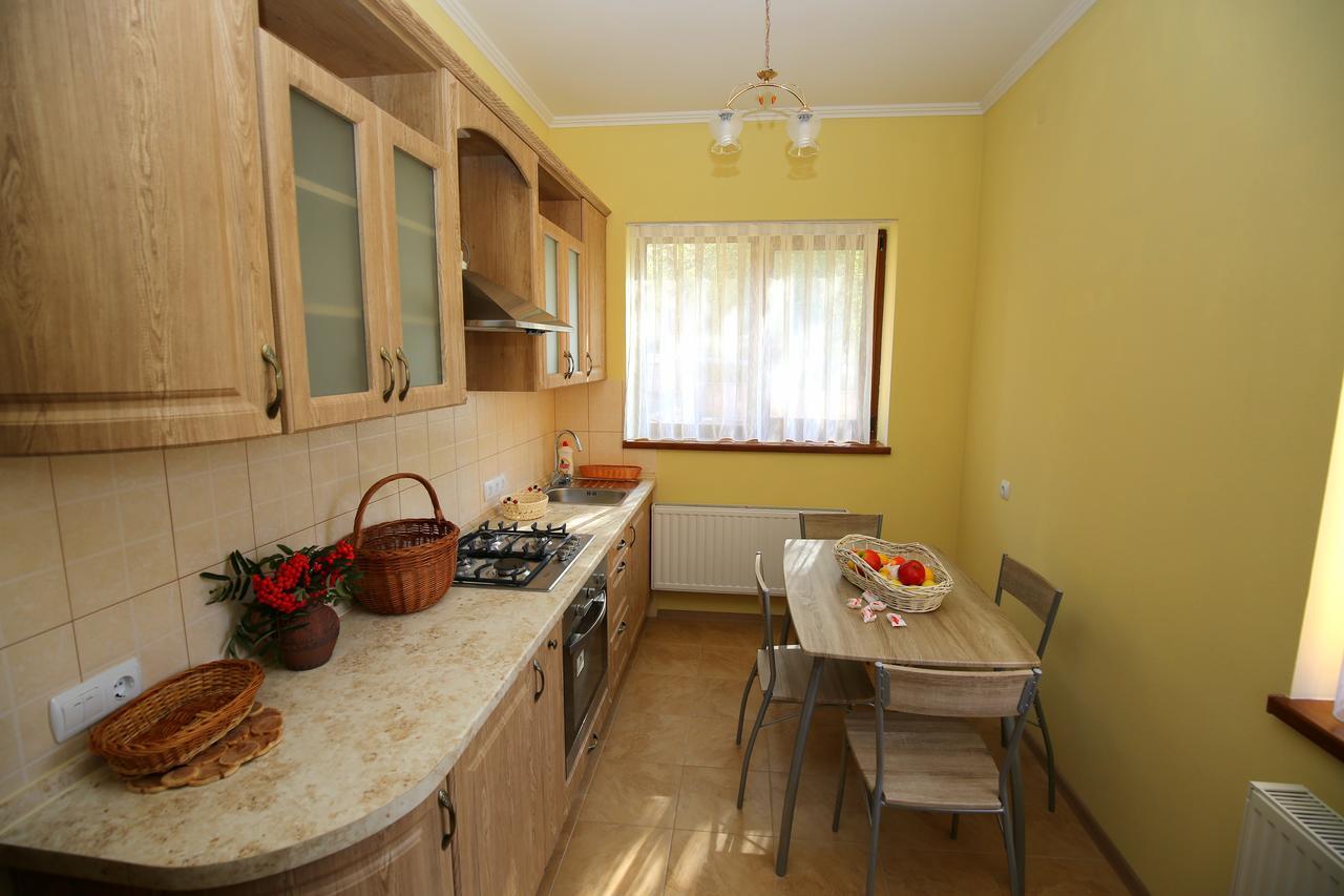 Пори Року Guest House Sîneak Exterior foto