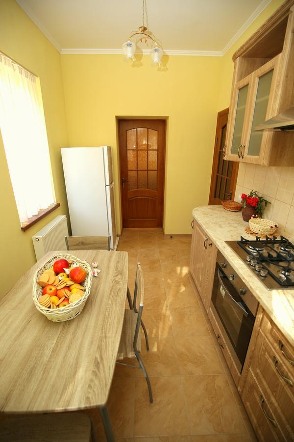 Пори Року Guest House Sîneak Exterior foto