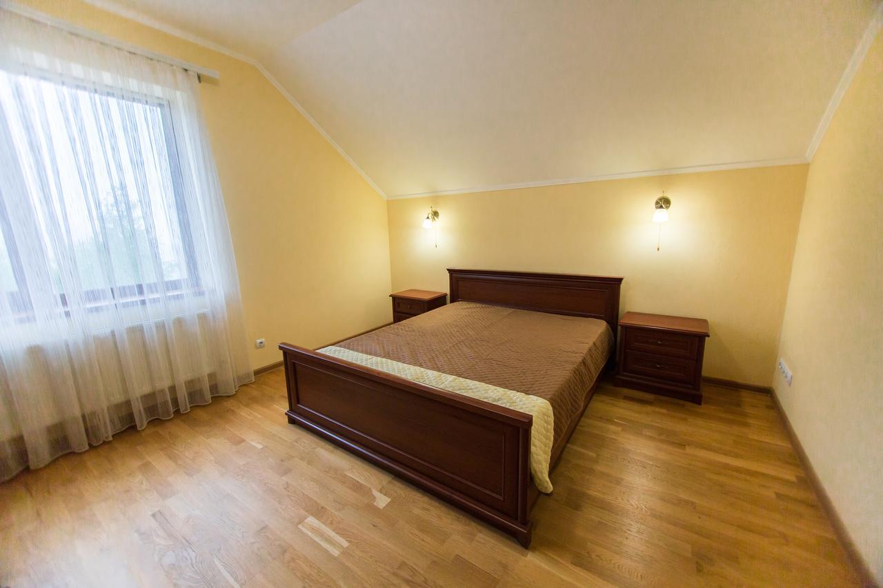 Пори Року Guest House Sîneak Exterior foto